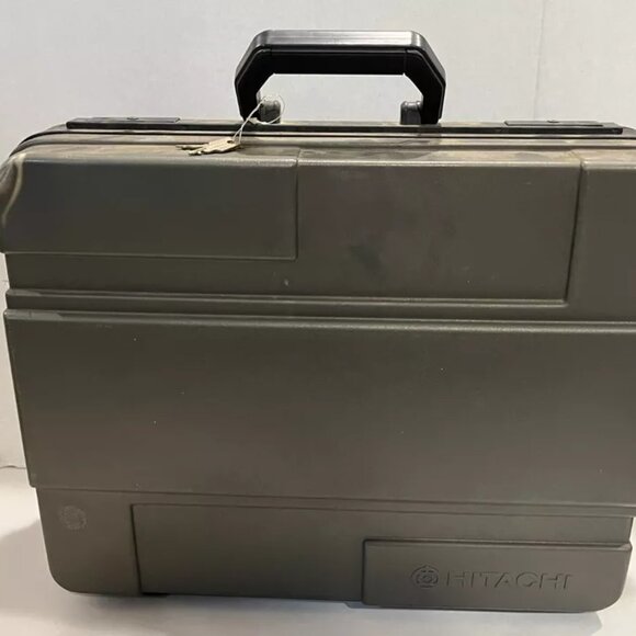 Hitachi Camcorder VHS VM-3000A with Case Charger Cords, Untested - Picture 11 of 11